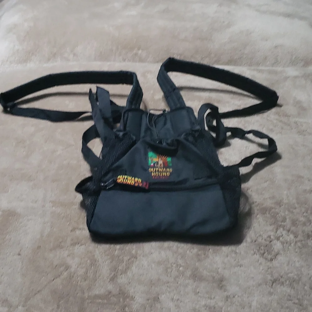 OUTWARD HOUND Carrier